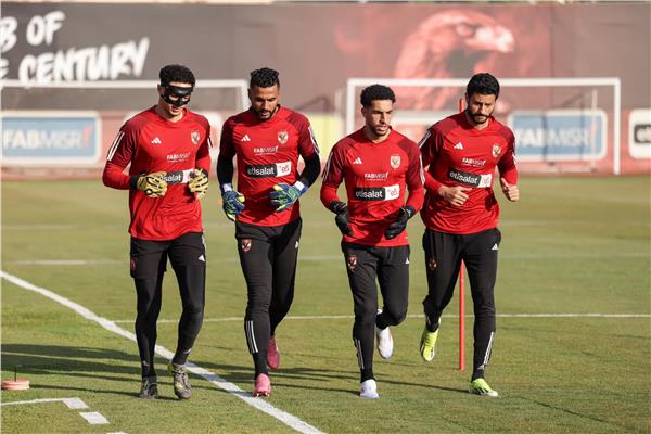 حارس مرمى النادي الأهلي محمود الزنفلي